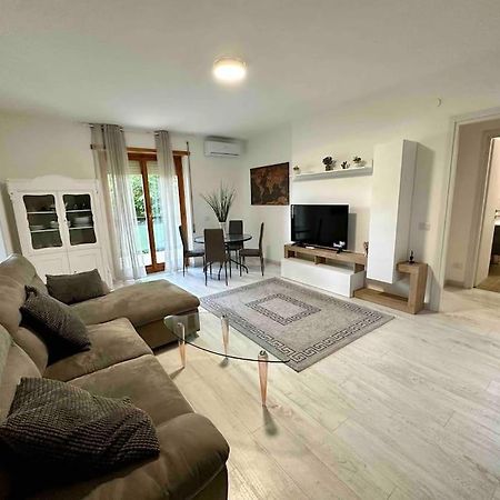 Appartamento Luminoso Domus Eur Рим Екстер'єр фото