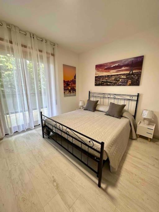 Appartamento Luminoso Domus Eur Рим Екстер'єр фото